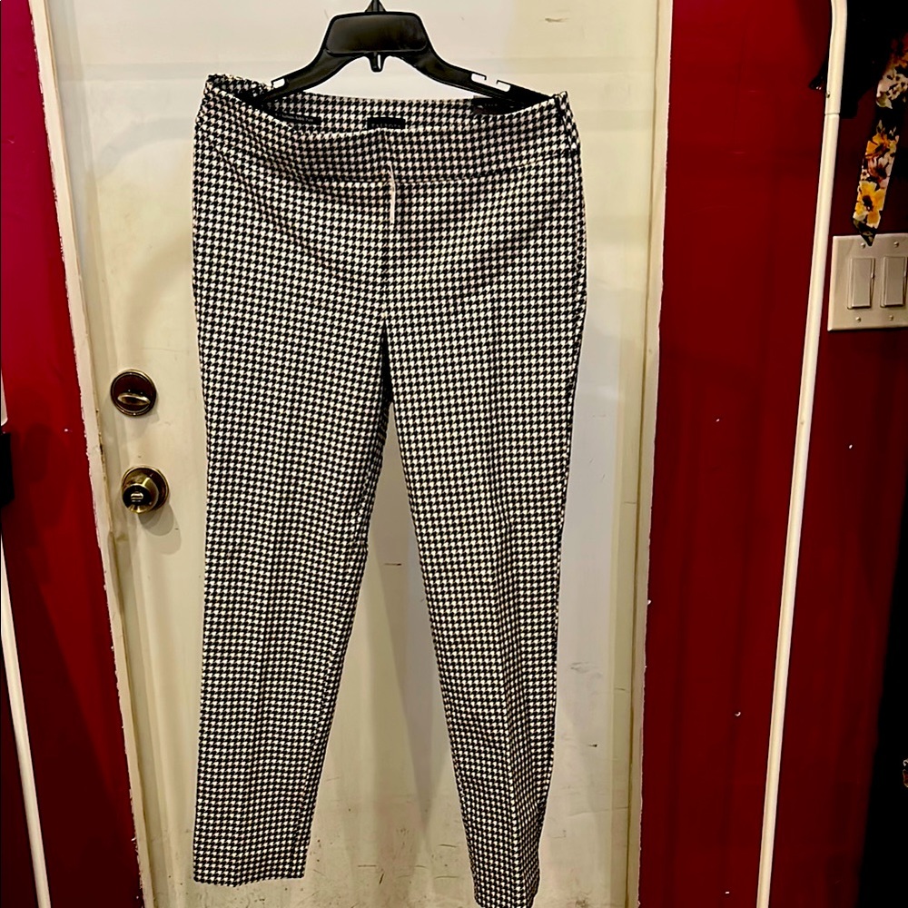 *Black and White Houndstooth Women Pants
